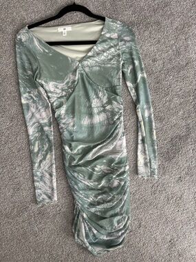 bp Sage Marble-Print Long Sleeve Ruched Dress Top